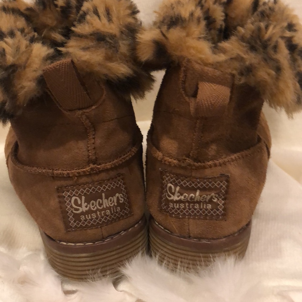 👗 3 for $25 SALE Sketchers Suede Booties